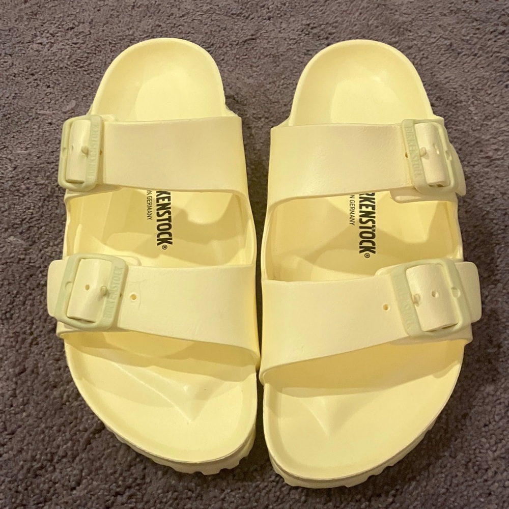 NWOT Birkenstock pale yellow EVA sandals